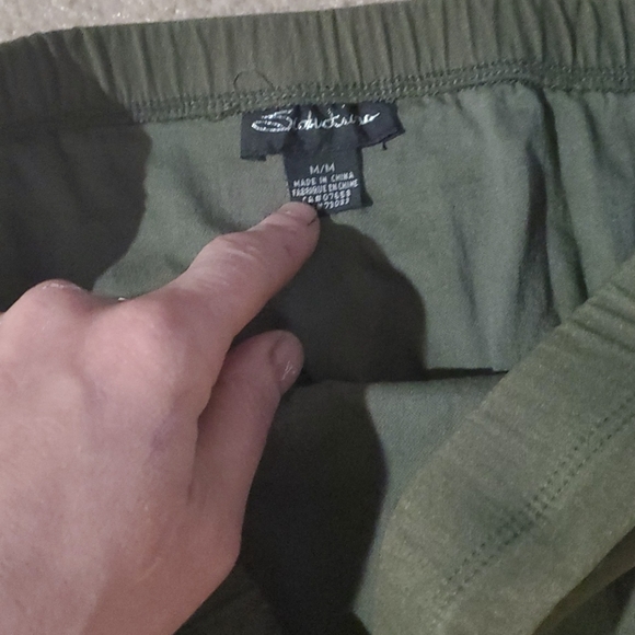 cute olive green romper with pockets & buttons - Picture 4 of 5